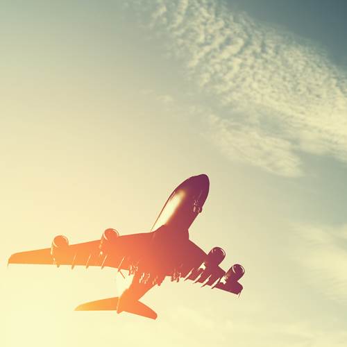 Flugzeug am Himmel